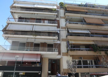 Σοκαριστικές μαρτυρίες για το διπλό φονικό στου Ζωγράφου: «Είχαμε να τις δούμε 1,5 μήνα, υπήρχε έντονη μυρωδιά» (video)