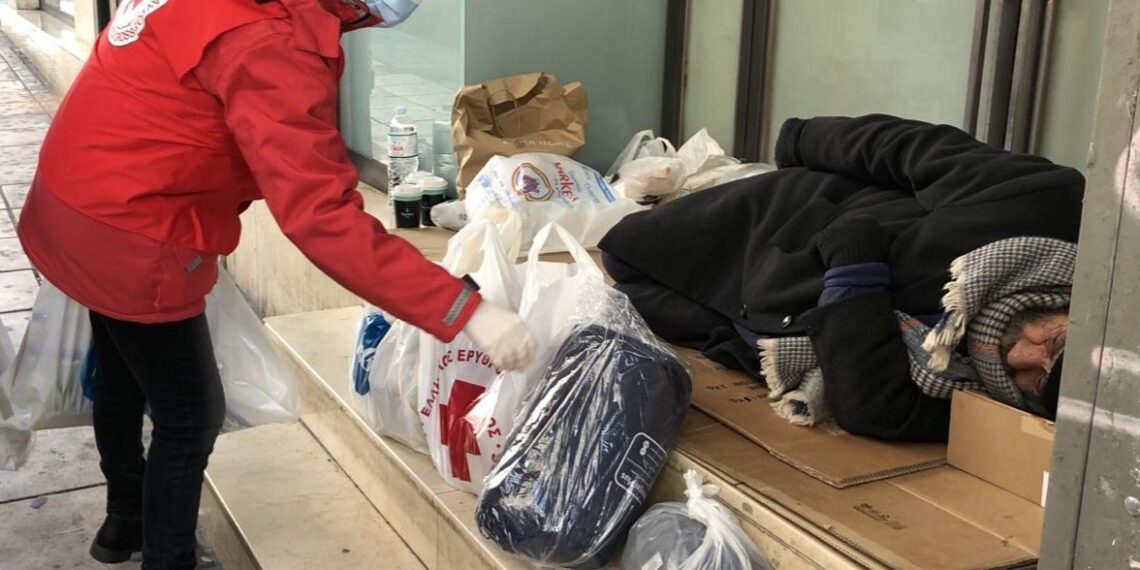 Ο Ελληνικός Ερυθρός Σταυρός στηρίζει  τους αστέγους της Θεσσαλονίκη