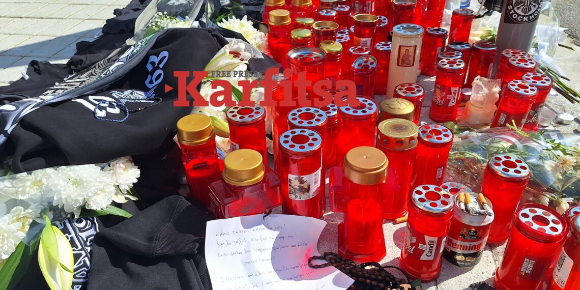 Καλαμαριά: Κεριά, λουλούδια και φανέλες του ΠΑΟΚ στο σημείο της δολοφονίας του 20χρονου (ΦΩΤΟ+Video)