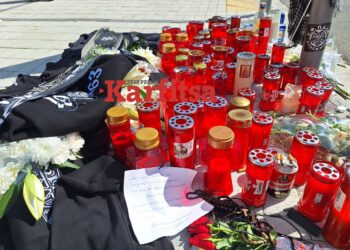 Καλαμαριά: Κεριά, λουλούδια και φανέλες του ΠΑΟΚ στο σημείο της δολοφονίας του 20χρονου (ΦΩΤΟ+Video)