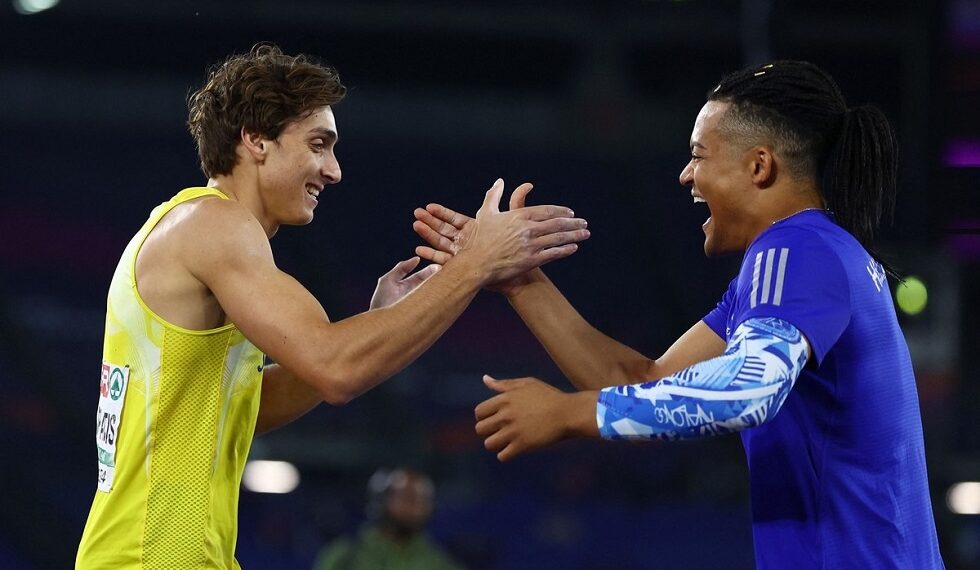 Και στα δικά σου Μανόλο! Να ζήσουν…