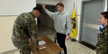 ΚΑΕ Ολυμπιακός: «Περιμένουμε αντίστοιχη φωτογραφία από τη στρατιωτική θητεία του Γιαννακόπουλου» (photo)