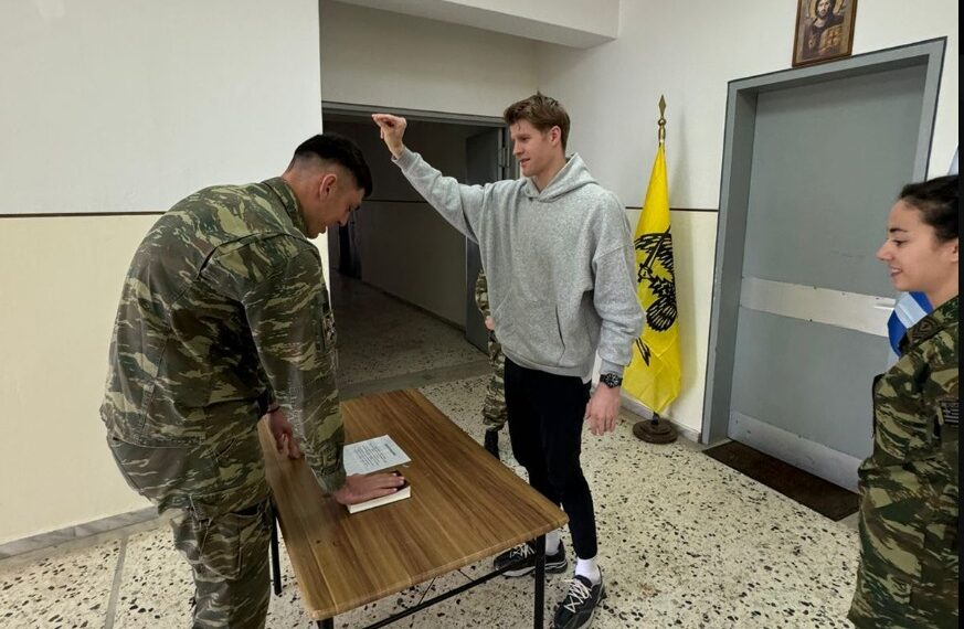 ΚΑΕ Ολυμπιακός: «Περιμένουμε αντίστοιχη φωτογραφία από τη στρατιωτική θητεία του Γιαννακόπουλου» (photo)