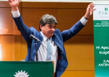 Ορκίστηκε ο Βαγγέλης Γιαννακούρας στη θέση Κωνσταντινόπουλου