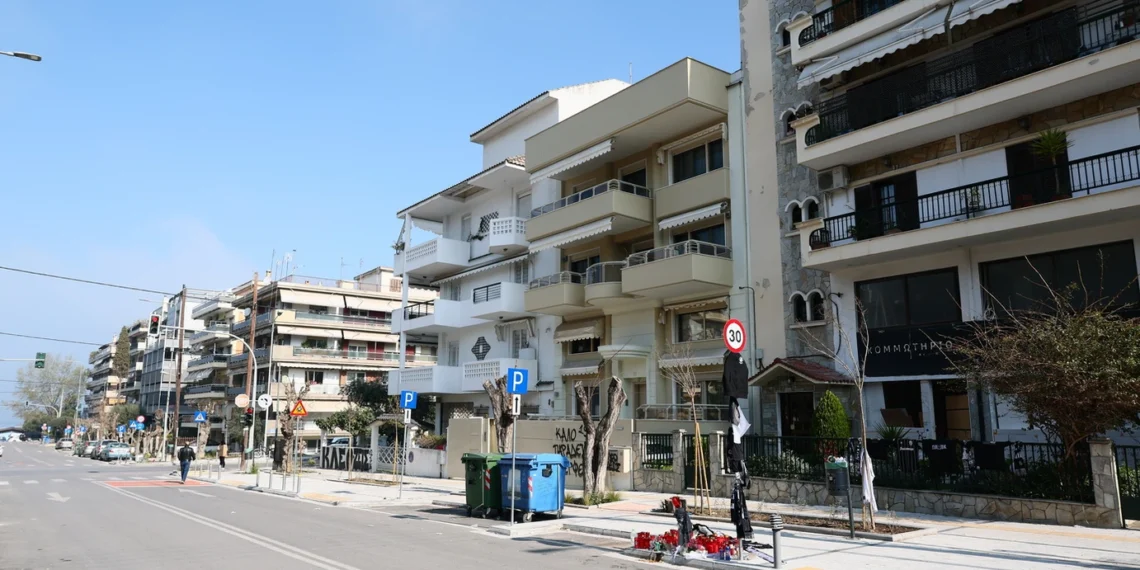 Θεσσαλονίκη: Τι λέει ο δικηγόρος της οικογένειας του 20χρονου που δολοφονήθηκε – Αύριο απολογείται ο δράστης