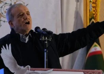 Ξεκάθαρο μήνυμα Πεζεσκιάν: Το Ιράν δεν θα παραδοθεί στις ΗΠΑ και το Ισραήλ