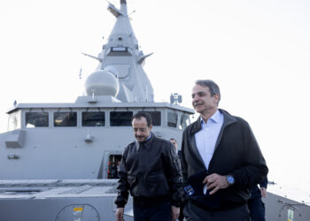 Στη φρεγάτα «Κίμων» Χριστοδουλίδης-Μητσοτάκης: «Γράφετε ιστορία» (photo)