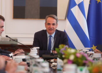 Κ. Μητσοτάκης στο Υπουργικό: Στα 920 ευρώ ο κατώτατος μισθός