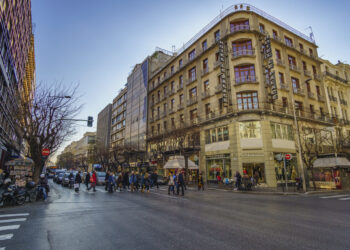 Εορταστικό ωράριο Πάσχα: Πότε θα ξεκινήσει στη Θεσσαλονίκη