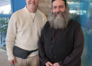 Από την άλλη άκρη του κόσμου στον Αλιάκμονα για μια Ορθόδοξη βάπτιση!