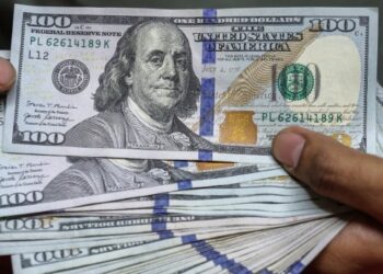 Η πολεμική κλιμάκωση στην Μέση Ανατολή εκτινάσσσει την αξία του δολαρίου ως ασφαλούς καταφυγίου