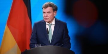 Γερμανός ΥΠΕΞ: Δεν θα συμμετάσχουμε στις στρατιωτικές επιθέσεις εναντίον του Ιράν