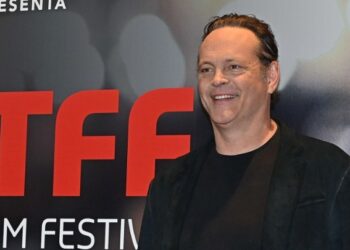 «Mike & Nick & Nick & Alice»: Περιπέτεια με τους Βινς Βον και Τζέιμς Μάρσντεν