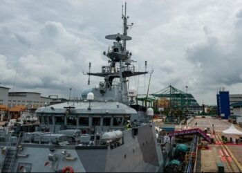 Το Λονδίνο σχεδιάζει να στείλει πολεμικό πλοίο στην Κύπρο