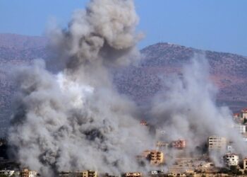 Το Ισραήλ σφυροκοπά τη Βηρυτό