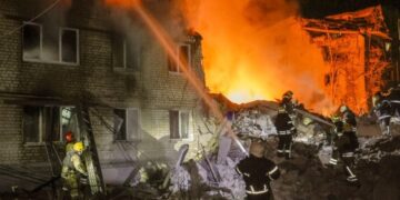 Η Ρωσία χτυπά την Ουκρανία με drones και πυραύλους – Τουλάχιστον επτά νεκροί στο Χάρκοβο