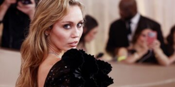 Η Μάιλι Σάιρους γιορτάζει τα 20 χρόνια της σειράς «Hannah Montana»:«Αυτή η επέτειος είναι για όλους μας» (video)