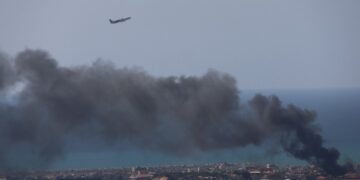 Το Ιράν κηδεύει τον Αλί Λαριτζανί, ορκίζεται να «εκδικηθεί» τον θάνατό του