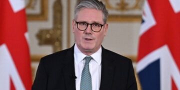 Έτοιμος να σταματήσει τον «σκιώδη ρωσικό στόλο» ο Βρετανός πρωθυπουργός