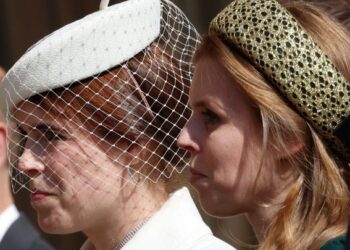 Οι πριγκίπισσες Βεατρίκη και Ευγενία δεν θα παραστούν στην πασχαλινή λειτουργία της Κυριακής