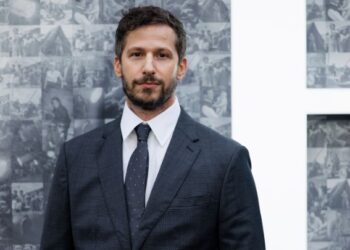 «42.6 Years»: Σημαντικές αλλαγές στη sci-fi κομεντί του Άντι Σάμπεργκ