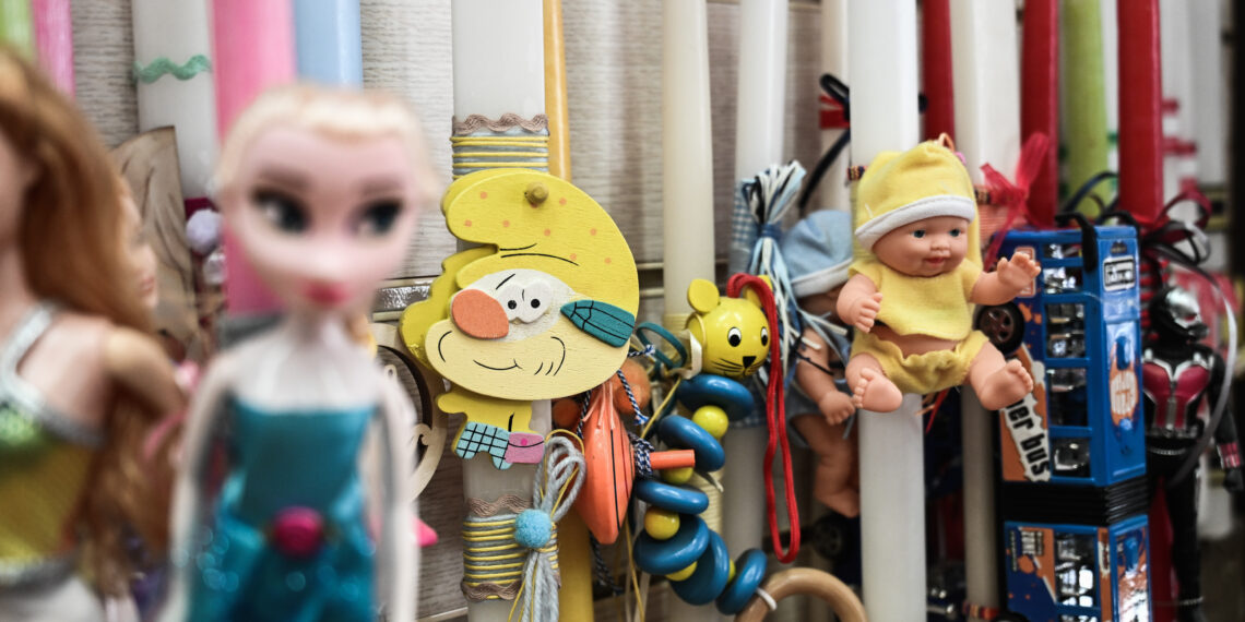 Θεσσαλονίκη: Χαμηλές πτήσεις στην αγορά για τα δώρα των παιδιών – Σκόντο ζητούν νονοί και παππούδες