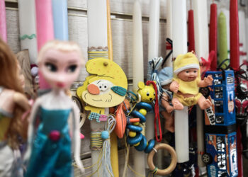 Θεσσαλονίκη: Χαμηλές πτήσεις στην αγορά για τα δώρα των παιδιών – Σκόντο ζητούν νονοί και παππούδες