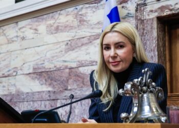 Αραμπατζή μετά την απειλή για βόμβα στο γραφείο της: Δεν φοβήθηκα ποτέ