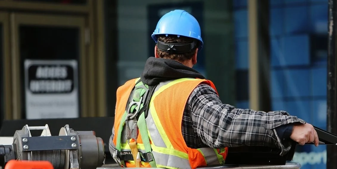 Δέκα παρεμβάσεις του υπουργείου Ανάπτυξης που ενισχύουν επιχειρηματικότητα, βιομηχανία, ανταγωνιστικότητα και δημιουργούν θέσεις εργασίας