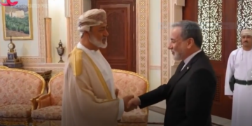 Τι ζητούσε ο Αραγτζί στο Ομάν; Και γιατί επέστρεψε σήμερα στο Ισλαμαμπάντ;