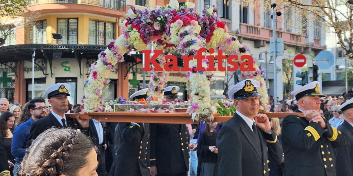 Θεσσαλονίκη: Κατάνυξη στην περιφορά του Επιταφίου του Αγίου Μηνά με πλήθος πιστών (ΦΩΤΟ+Video)