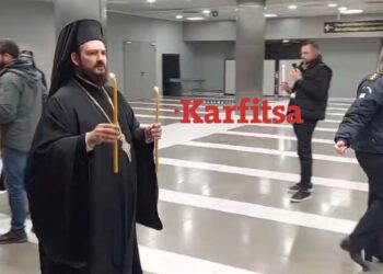 Στη Θεσσαλονίκη το Άγιο Φως – Εικόνες μέσα από το Αεροδρόμιο Μακεδονία (ΦΩΤΟ+Video)