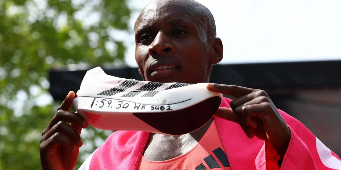 Για πρώτη φορά κάτω από τις 2 ώρες ο Μαραθώνιος: Παγκόσμιο ρεκόρ για τον Κενυάτη Σάβε, στο Λονδίνο (VIDEO)