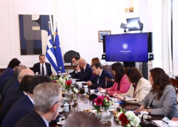 Μήνυμα Μητσοτάκη για το επιτελικό κράτος: σαφής διαχωρισμός ρόλων κυβέρνησης και Βουλής (VIDEO)