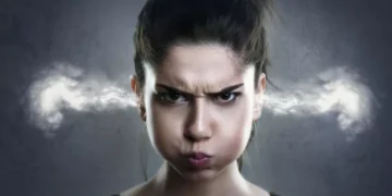 Αυτά είναι τα 6 ζώδια που θυμώνουν και μπορούν να τα κάνουν όλα «γυαλιά, καρφιά»