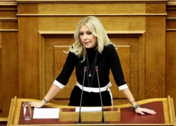 Η Αραμπατζή θέτει τον εαυτό της στη διάθεση των Αρχών για το σκάνδαλο ΟΠΕΚΕΠΕ (photo)