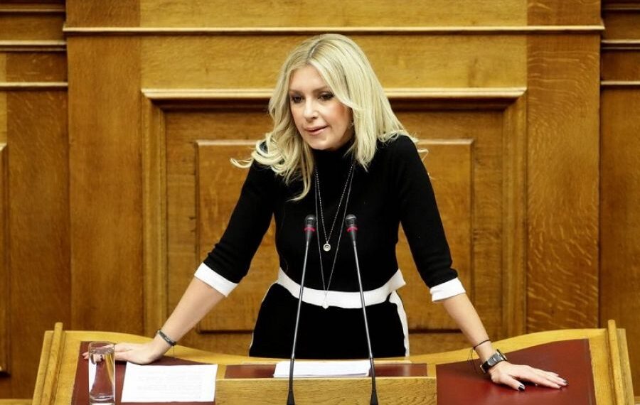 Η Αραμπατζή θέτει τον εαυτό της στη διάθεση των Αρχών για το σκάνδαλο ΟΠΕΚΕΠΕ (photo)