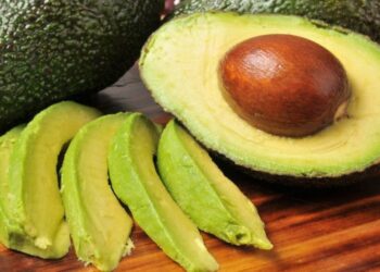 Αβοκάντο: «σύμμαχος» της καρδιάς και της υγιεινής διατροφής – Τι δείχνουν νέες μελέτες