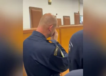 Το βίντεο που ανέβασε η Ζωή Κωνσταντοπούλου μέσα από τη δίκη για τα Τέμπη (video)