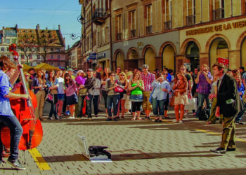 Η πόλη που έχει αυτιά, ας βρει και ρυθμό