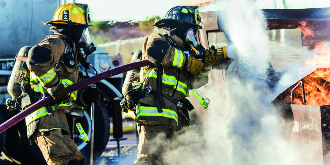 Στη μάχη της πυρόσβεσης με 19.000 πυροσβέστες, 85 εναέρια και 80 drones