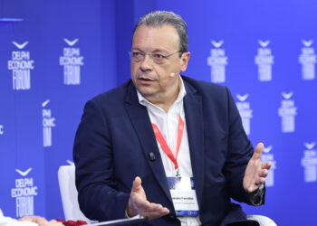 Φάμελλος: Όλο το υπερπλεόνασμα να δοθεί για αναστολή του ΦΠΑ σε τρόφιμα και φάρμακα