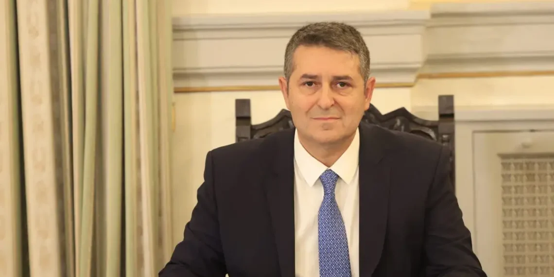 Σε κρίσιμη κατάσταση ο Γιώργος Μυλωνάκης – Ολοκληρώθηκε ο εμβολισμός του ανευρύσματος