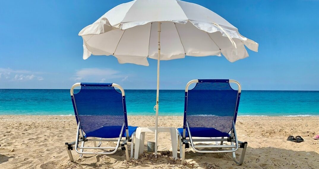 Κοινωνικός Τουρισμός 2026: Έρχονται 300.000 επιταγές διακοπών από 1η Μαΐου – Ποιοι είναι οι δικαιούχοι;