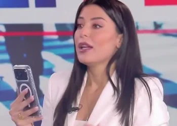 Η Λατινοπούλου μιμείται τη Κωνσταντοπούλου: «Με εμποδίζετε. Τι κάνετε;» (video)