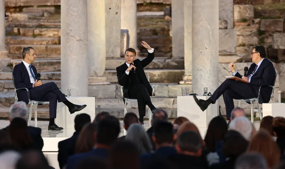 Μήνυμα στήριξης Μακρόν στην Ελλάδα από τη ρωμαϊκή αγορά