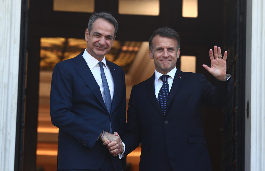 «Ελλάς – Γαλλία συμμαχία» στο Μαξίμου: Μητσοτάκης και Μακρόν «σφραγίζουν» νέα στρατηγική συνεργασία (photo+video)