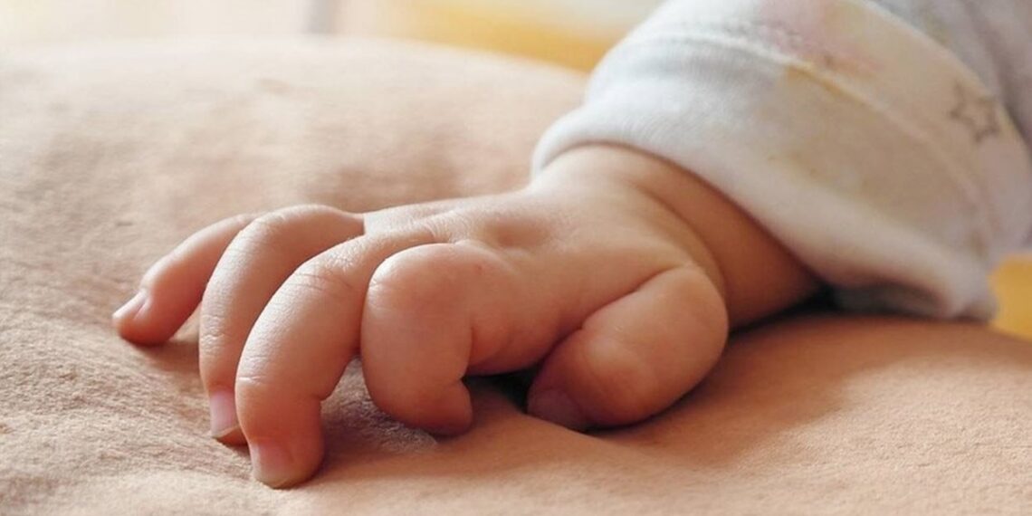 Θεσσαλονίκη: Υπόθεση με νεογέννητο στο μικροσκόπιο των αρχών – Δίωξη για εμπορία ανθρώπων