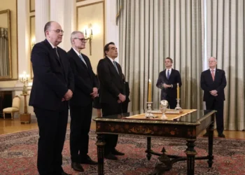 Η ορκωμοσία των νέων μελών και το σαφές σήμα από το Μαξίμου με τις αλλαγές (Video&Photos)