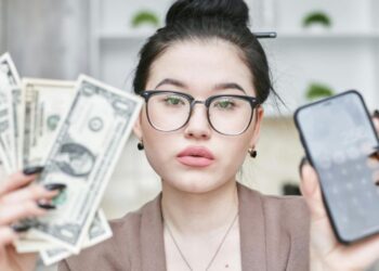 Είναι «σπάγκοι» και δεν αλλάζει! Τα 4 ζώδια που έχουν… καβούρια στην τσέπη τους